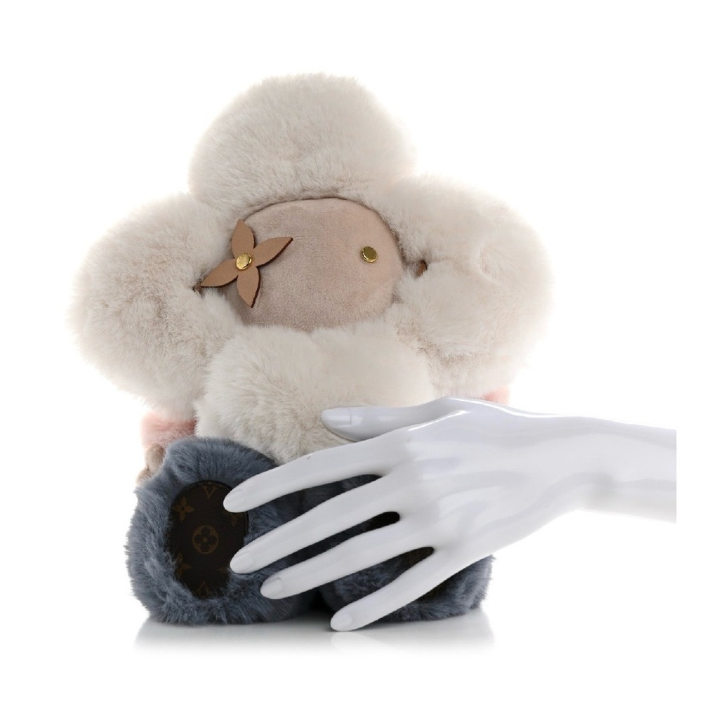 💋Louis Vuitton Pink and Gray Plush - Picture 5 of 5